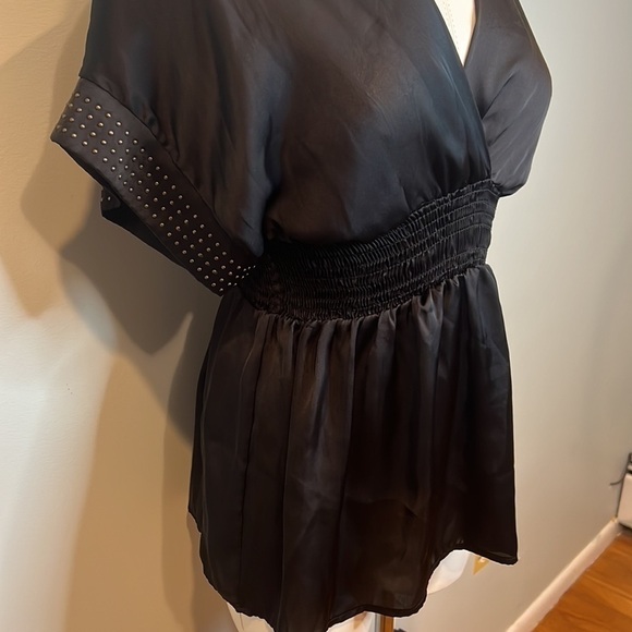 Women’s Top - Picture 13 of 14